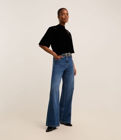 Blusa Boxy en Terciopelo con Cuello Alto 2