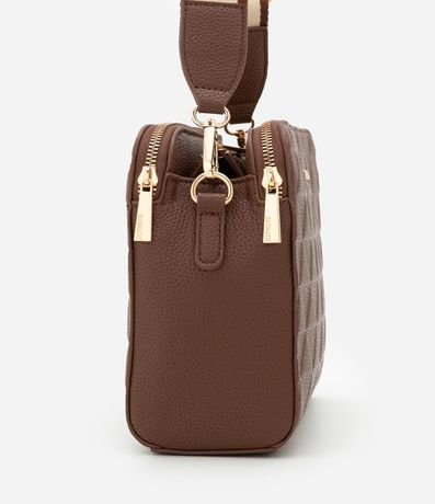 Bolsillo Transversal Mediana con Textura Embossed y Asa de Gorgorão 2