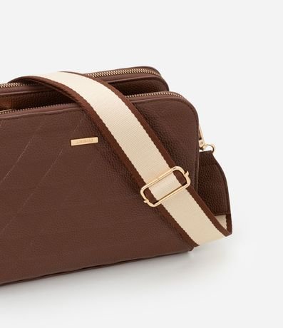 Bolsillo Transversal Mediana con Textura Embossed y Asa de Gorgorão 5