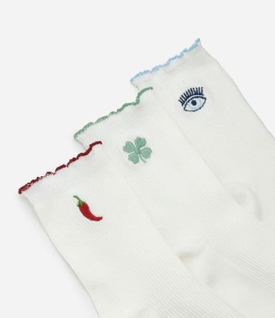 Kit 03 Media Caña Larga en Algodón con Frufru y Bordado de Amuletos 4