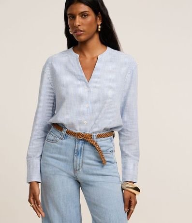 Camisa en Viscolino Rayada con Cuello Padre