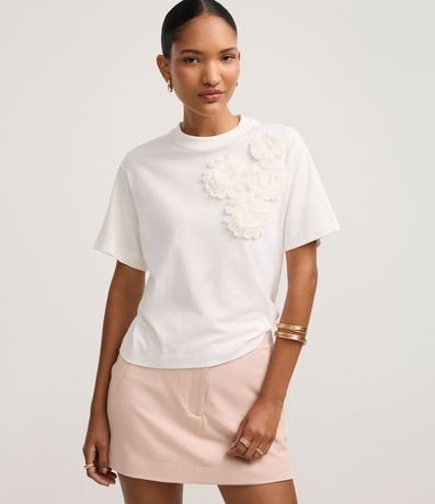 Blusa en Algodón con Flores de Tejido en el Hombro