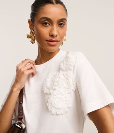 Blusa en Algodón con Flores de Tejido en el Hombro 4