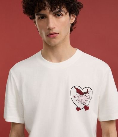 Remera Comfort en Algodón con Estampa Shrek y Lettering Love Is Love 5