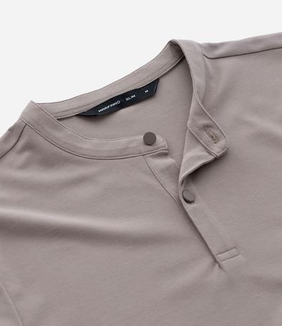 Remera Slim en Viscosa con Cuello Padre 6