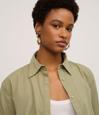 Camisa en Tricolina con Bordado de Palmeras y Ruedo Nube 3