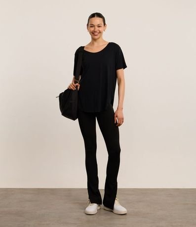 Remera Oversized Deportiva en Microfibra con Bajo Redondeado 2