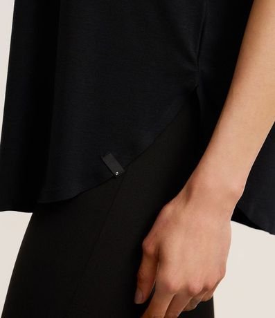 Remera Oversized Deportiva en Microfibra con Bajo Redondeado 3