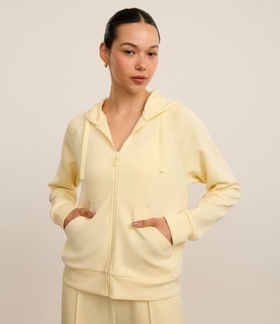 Campera Deportiva en Modal con Capucha