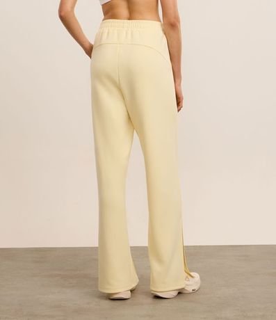 Pantalón Recto Deportiva en Media Malla con Fenda Lateral 4