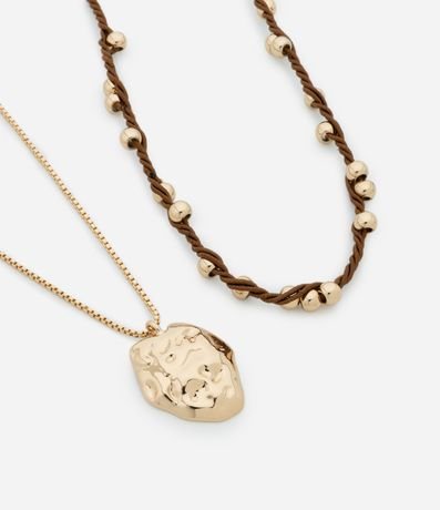 Collar Capas con Colgante Orgánico Martillado y Cordón con Esferas 2