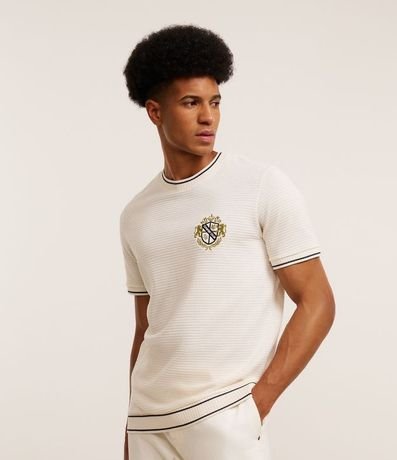 Remera Regular en Algodón con Estampa Localizada y Textura 1