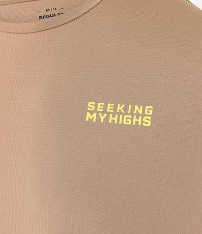 Remera Regular en Poliamida con Tecnologia Dry y Estampa Lettering Seeking My Highs 7