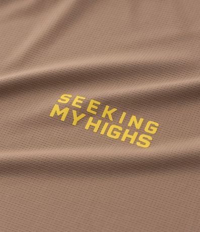 Remera Regular en Poliamida con Tecnologia Dry y Estampa Lettering Seeking My Highs 9