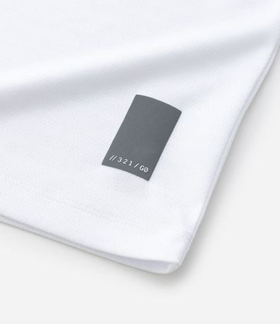 Remera Deportiva en Tecnologia Dry con Estampa Lettering 9