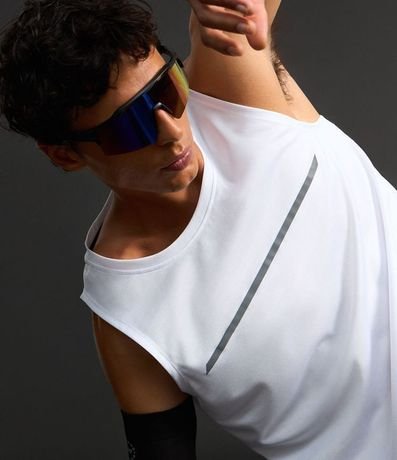 Musculosa Regular Deportiva en Tecnologia Dry con Detalle Reflectante 4