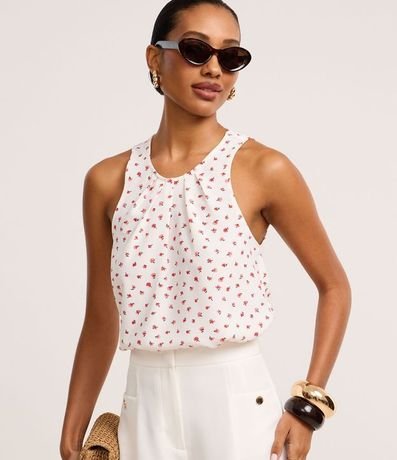 Blusa en Airflow con Fruncido en el Cuello y Estampa Floral