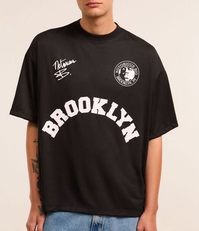Remera Oversized con Estampa Localizada y Lettering Notorius BIG 5