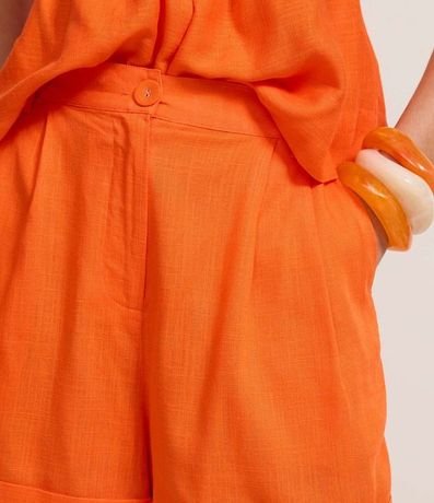 Short Sastre en Viscolino con Pliegues y Bajo Plegado 4