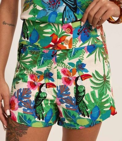 Short Cintura Mediana en Viscolino con Estampa Tropical 4