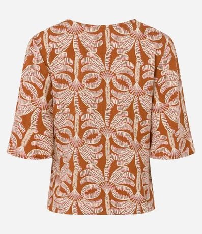 Blusa en Viscosa con Abalorio en el Escote y Estampa Tropical 2