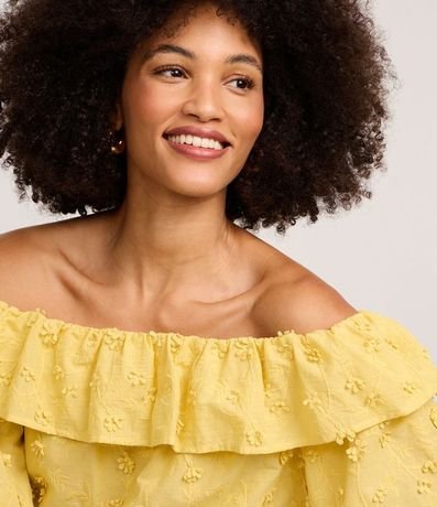 Blusa Hombro a Hombro con Volado y Bordado Floral 3