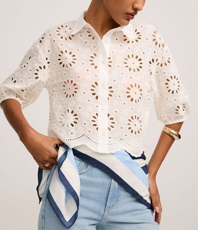 Camisa en Laise con Bordados en los Furos y Bajo Nube 4