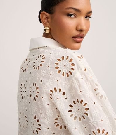 Camisa en Laise con Bordados en los Furos y Bajo Nube 5