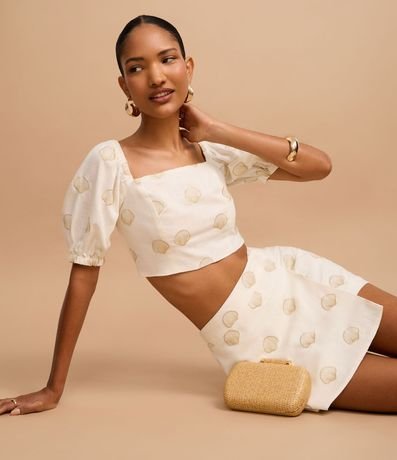 Blusa en Viscolino con Manga Abullonada y Bordado Caracolas 6