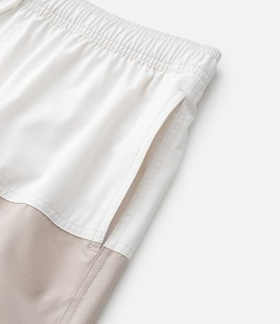 Bermuda en Microfibra con Bolsillo con cremallera y Estampa Bicolor 9