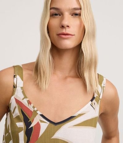 Blusa en Viscosa con Escote U y Estampa Follaje 3