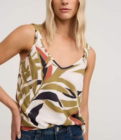 Blusa en Viscosa con Escote U y Estampa Follaje 4