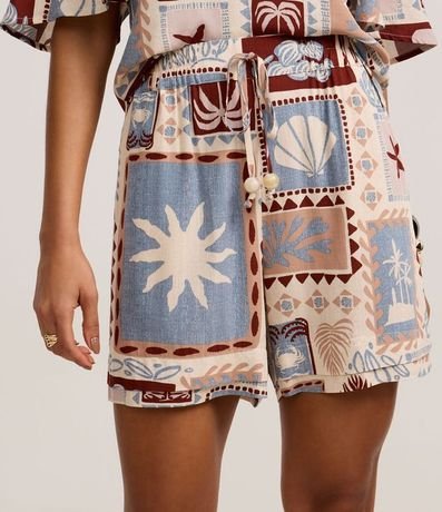Short Cintura Alta en Viscosa con Estampa Tropical 3