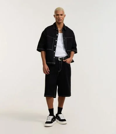 Camisa Boxy en Sarga con Bolsillos Grandes y Costura Contrastante 2