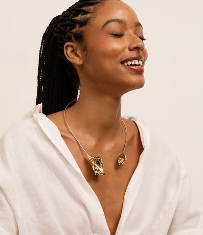 Collar Gargantilla Rígida con Abertura y Flores 1