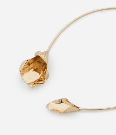 Collar Gargantilla Rígida con Abertura y Flores 2