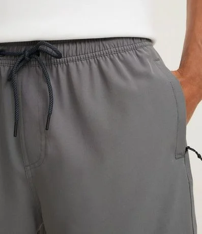 Bermuda con Detalle de Etiqueta Gomosa 4