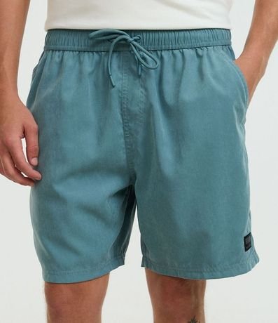 Bermuda con Detalle de Etiqueta Gomosa 2