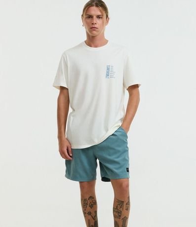 Bermuda con Detalle de Etiqueta Gomosa 4