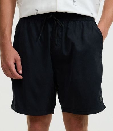 Bermuda con Detalle de Etiqueta Gomosa 2