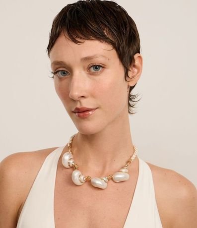 Collar Maxi en Cordón con Colgantes de Caracola