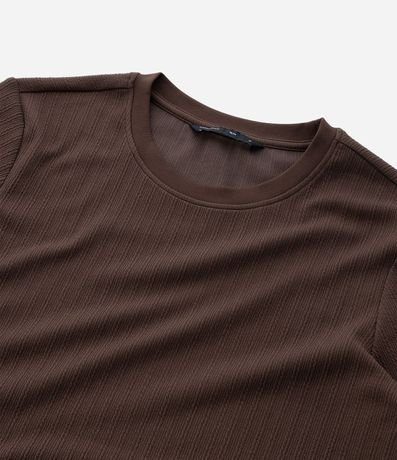 Remera Slim con Textura Vertical 9