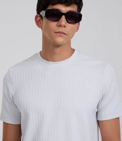 Remera Slim con Textura Vertical 4