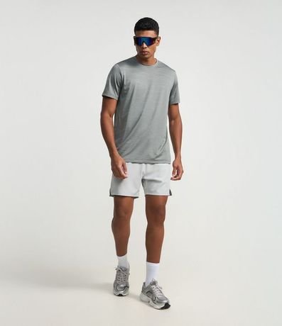 Remera Deportiva en Jaqquard con Tecnologia Dry y Estampa Abstracta 2