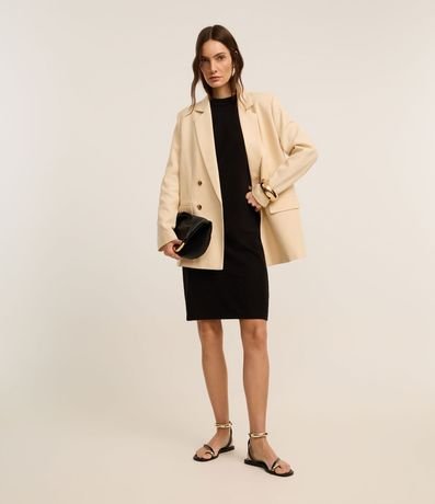 Vestido Corto en Crepé con Cuello Halter 4