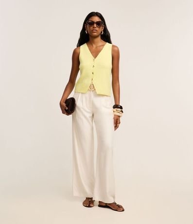 Blusa Texturizada en Punto con Escote V y Botones Irregulares 2