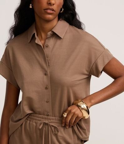 Camisa Texturizada en Orly con Recorte en la Manga 2