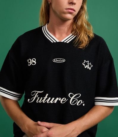 Remera Oversized Deportiva Texturizado conPatch y Bordados 3