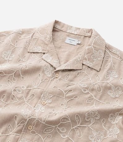 Camisa Regular  Manga Corta con Bordado Floral 9
