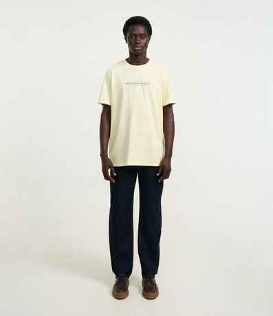 Remera Comfort en Algodón con Estampa de Paisaje y Lettering Pájaros En El Bosque 2